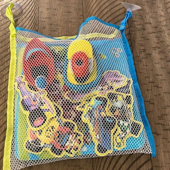 Disney 🏰🐭 Junior Bath 🛀 Time Water 💦 Book 📕 Race Car 🏎️ Suction Cups🛥️ 2! - Picture 16 of 17